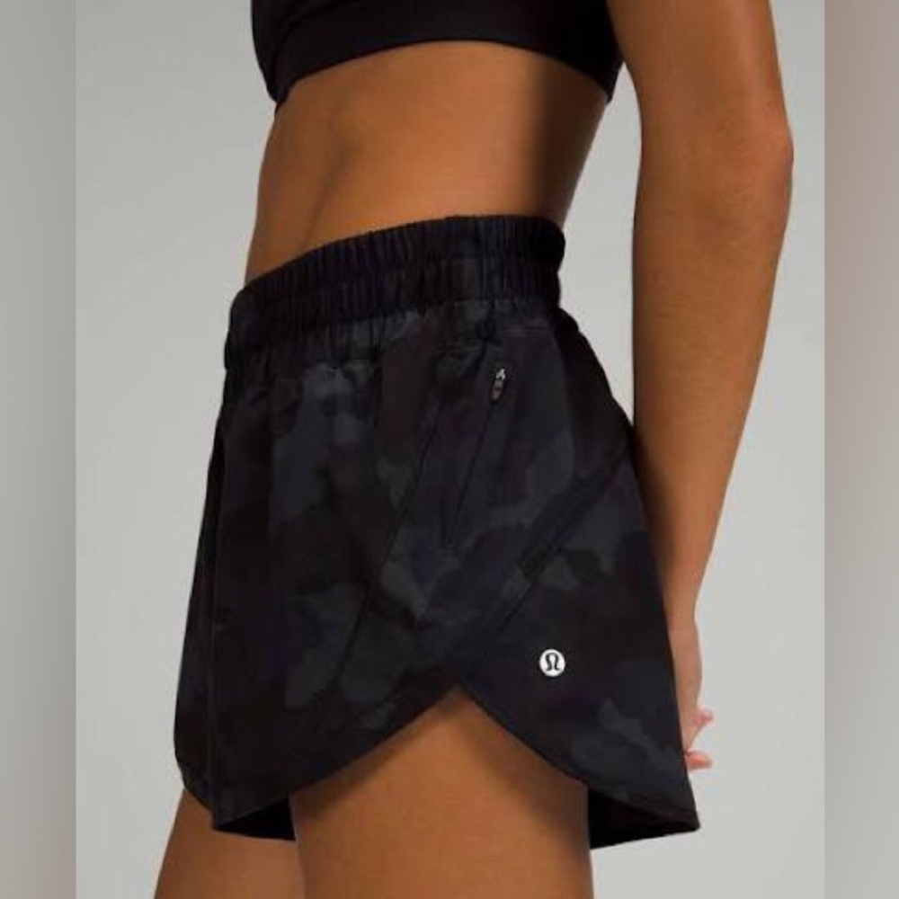 Lululemon Tracker Shorty V Formation Camo Deep Coal